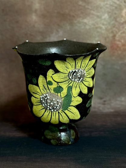 Nocturne & Sunlit Rudbeckia Scalloped Pedestal Mug