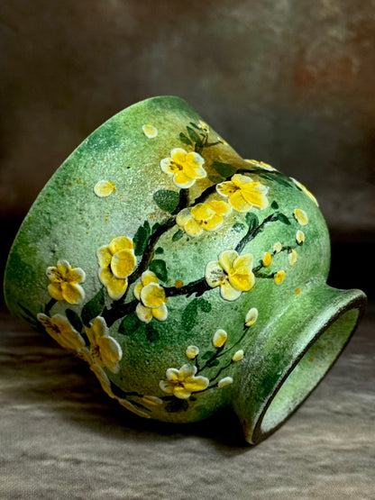 Winter Dawn Yellow Plum Handheld Cup