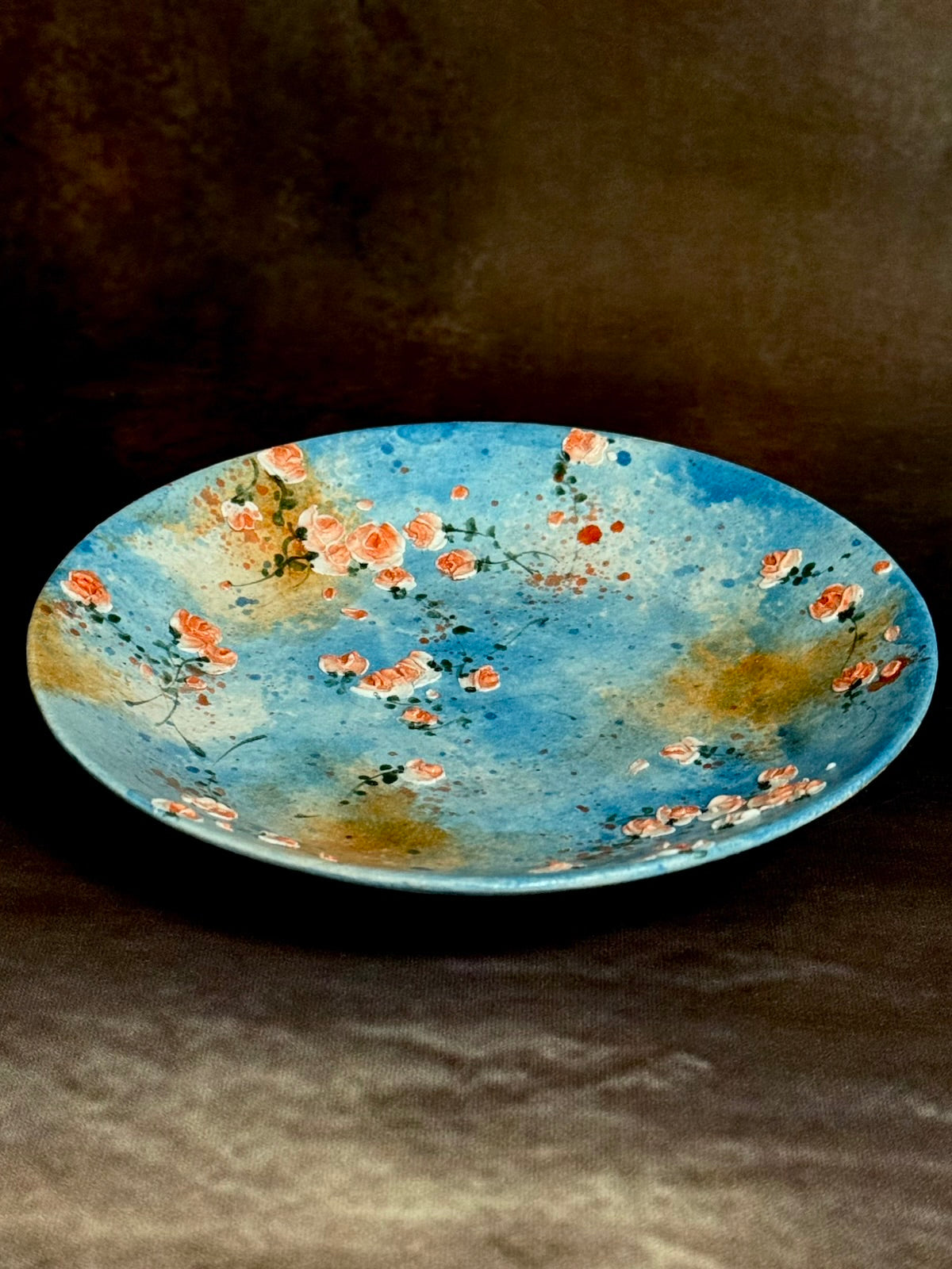 Vintage Azure Wall & Climbing Briar Plate