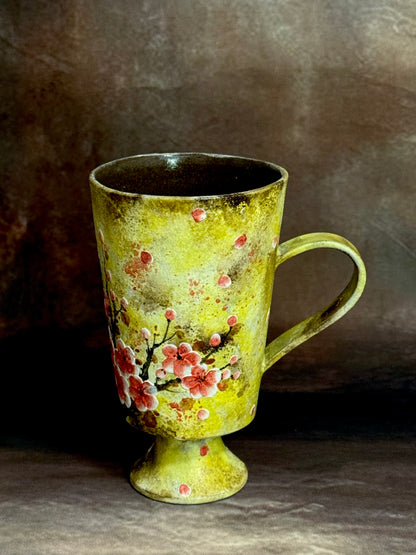 Vintage Wall & Red Plum Pedestal Mug