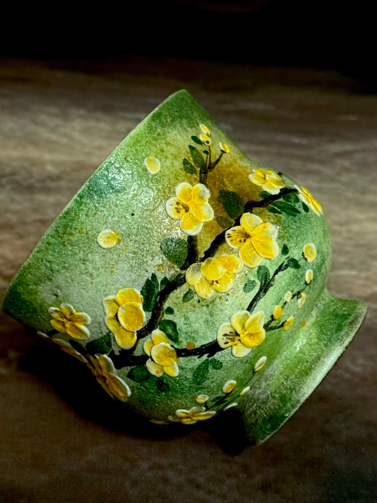 Winter Dawn Yellow Plum Handheld Cup