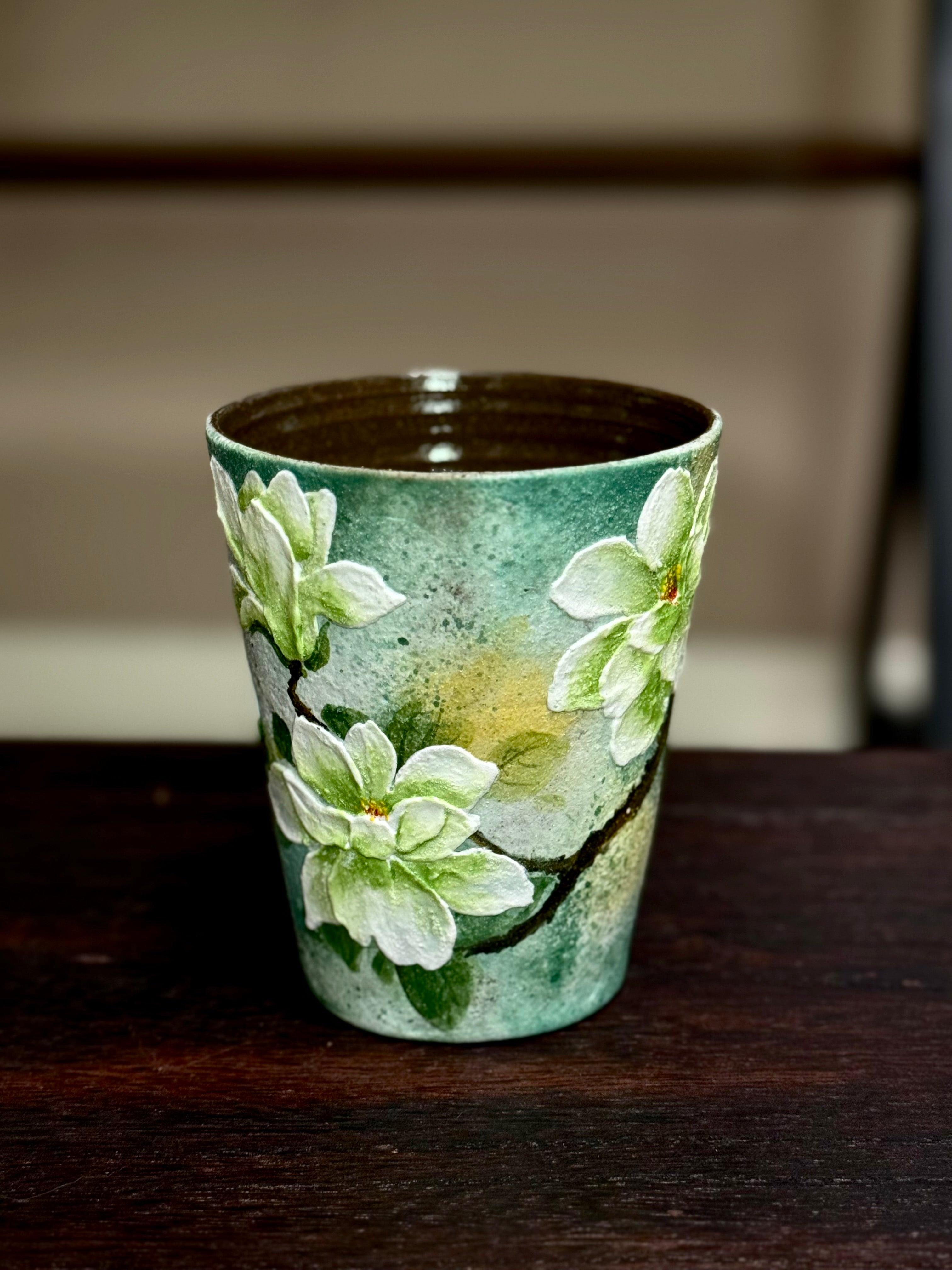Vintage Green Background 3D Relief Magnolia Mug