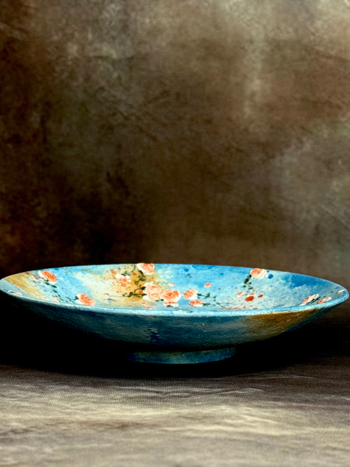 Vintage Azure Wall & Climbing Briar Plate