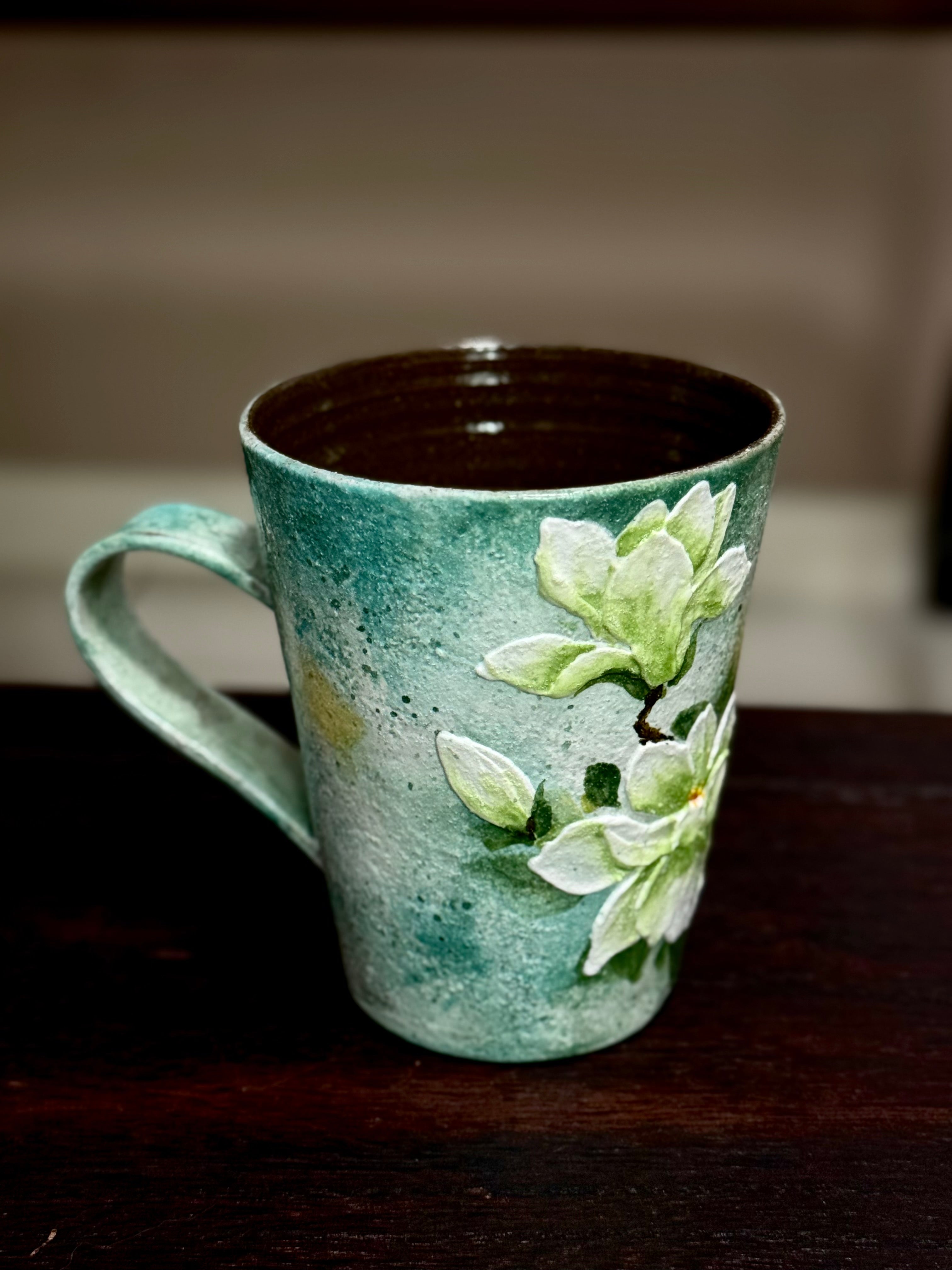 Vintage Green Background 3D Relief Magnolia Mug