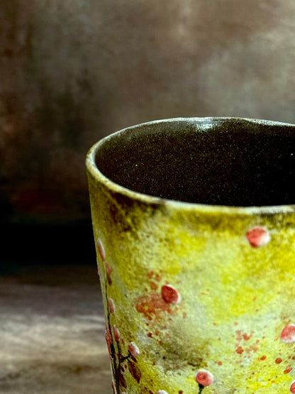 Vintage Wall & Red Plum Pedestal Mug