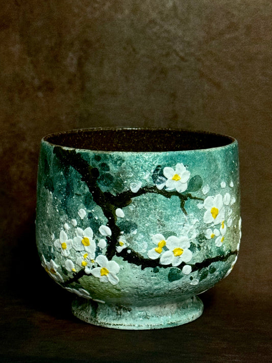 Misty Dogwood Round Handheld Cup