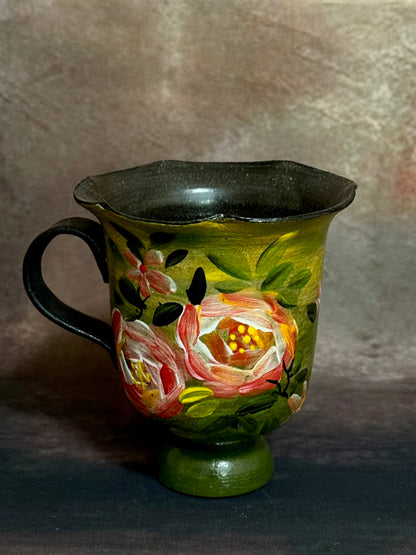 Ruffled Petal & Wildflower Flourish Scalloped Pedestal Mug