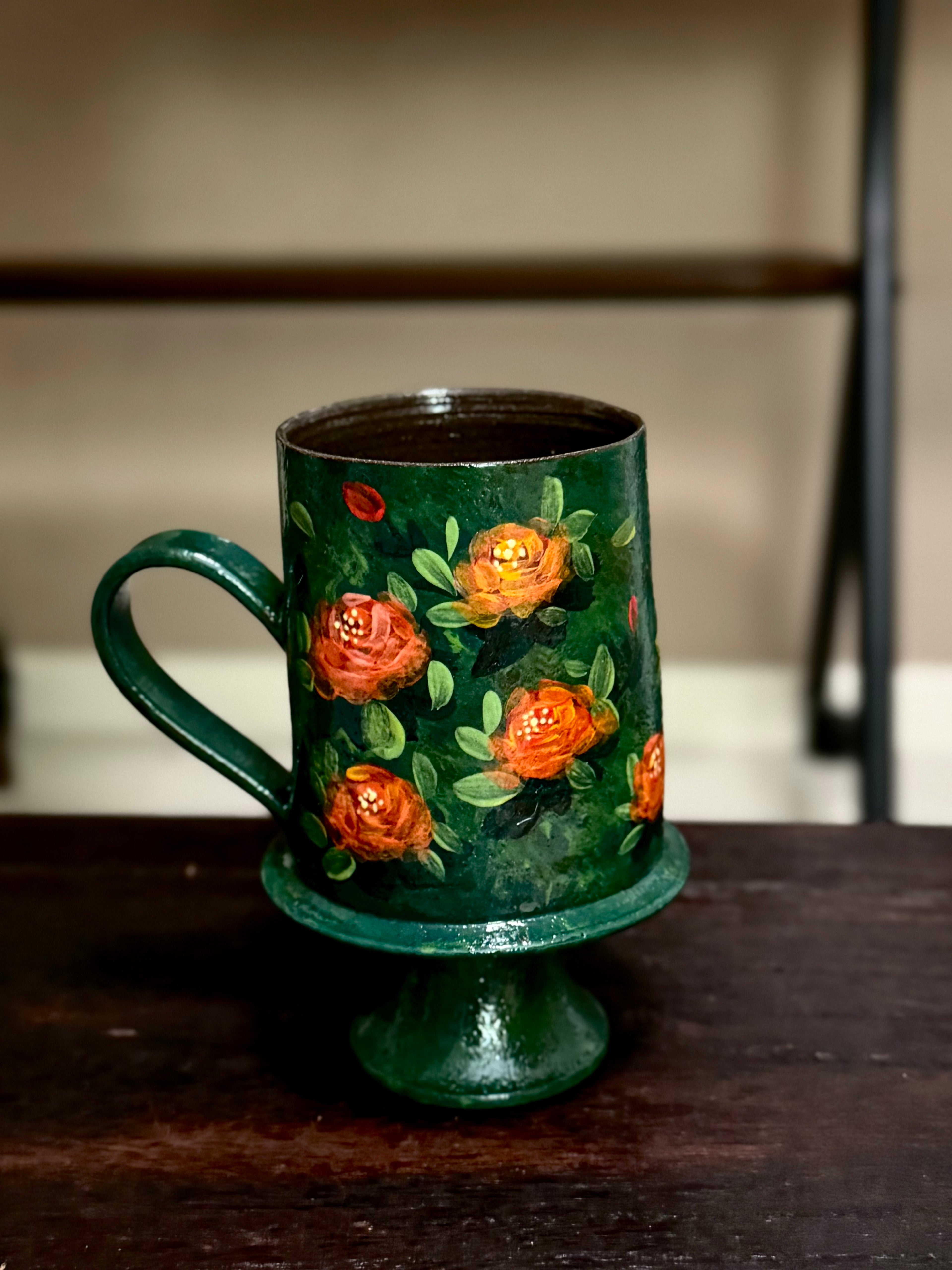 Vintage Oil Painting Style Green Background Rose Skirt Hem Goblet