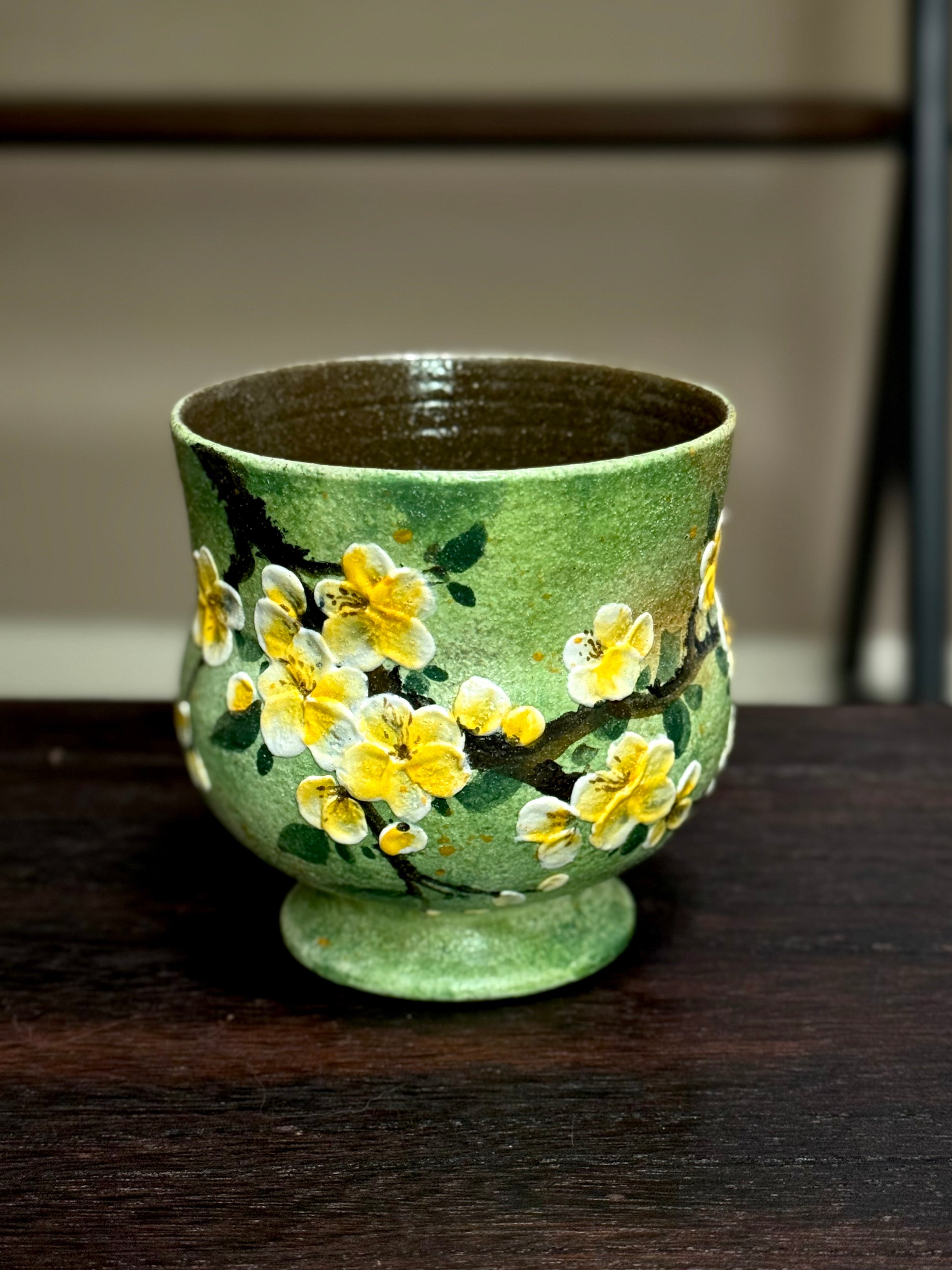 Vintage Oil Painting Style Green Background Yellow Plum Blossom 3D Relief Holding Mug