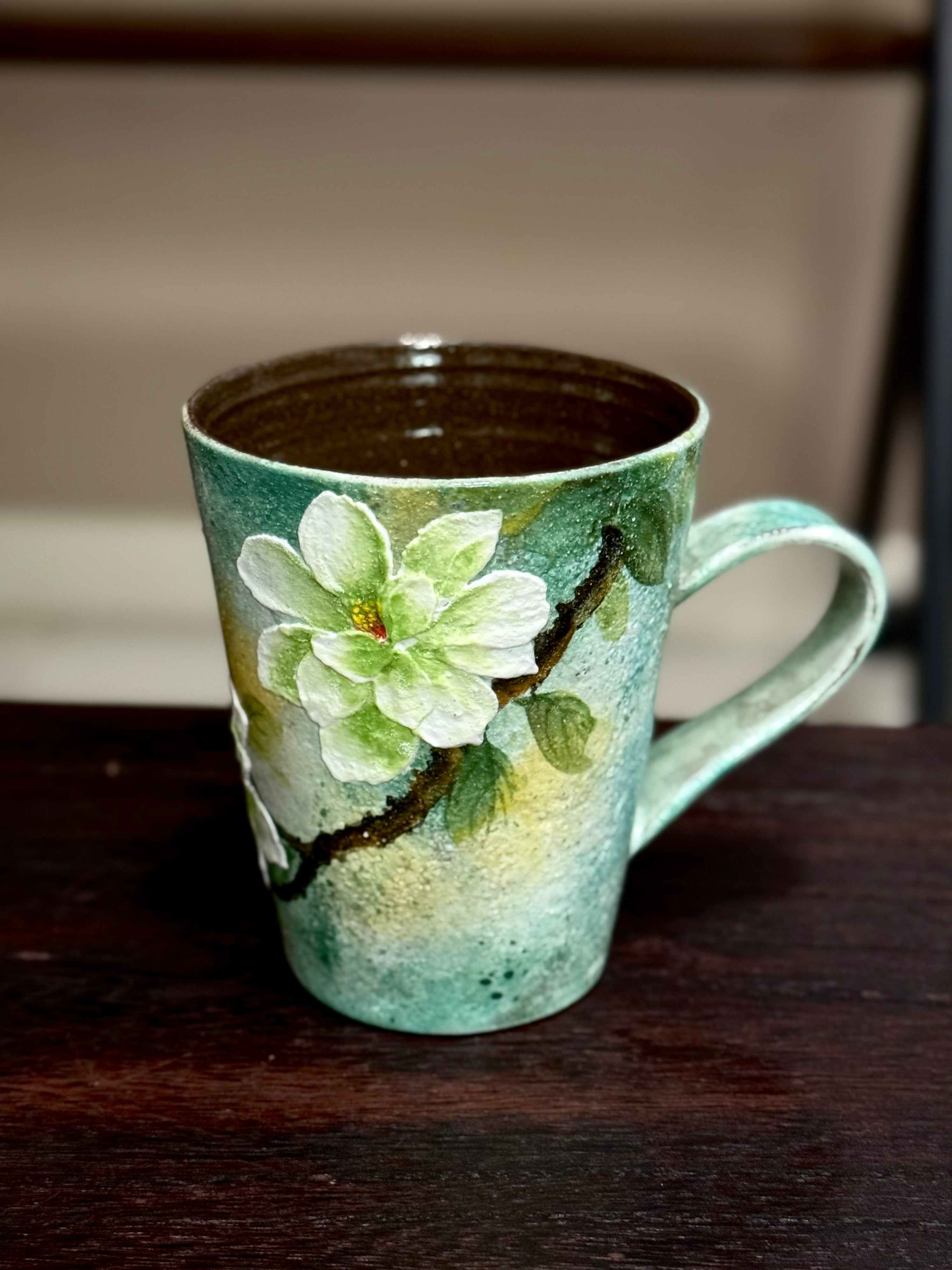 Vintage Green Background 3D Relief Magnolia Mug