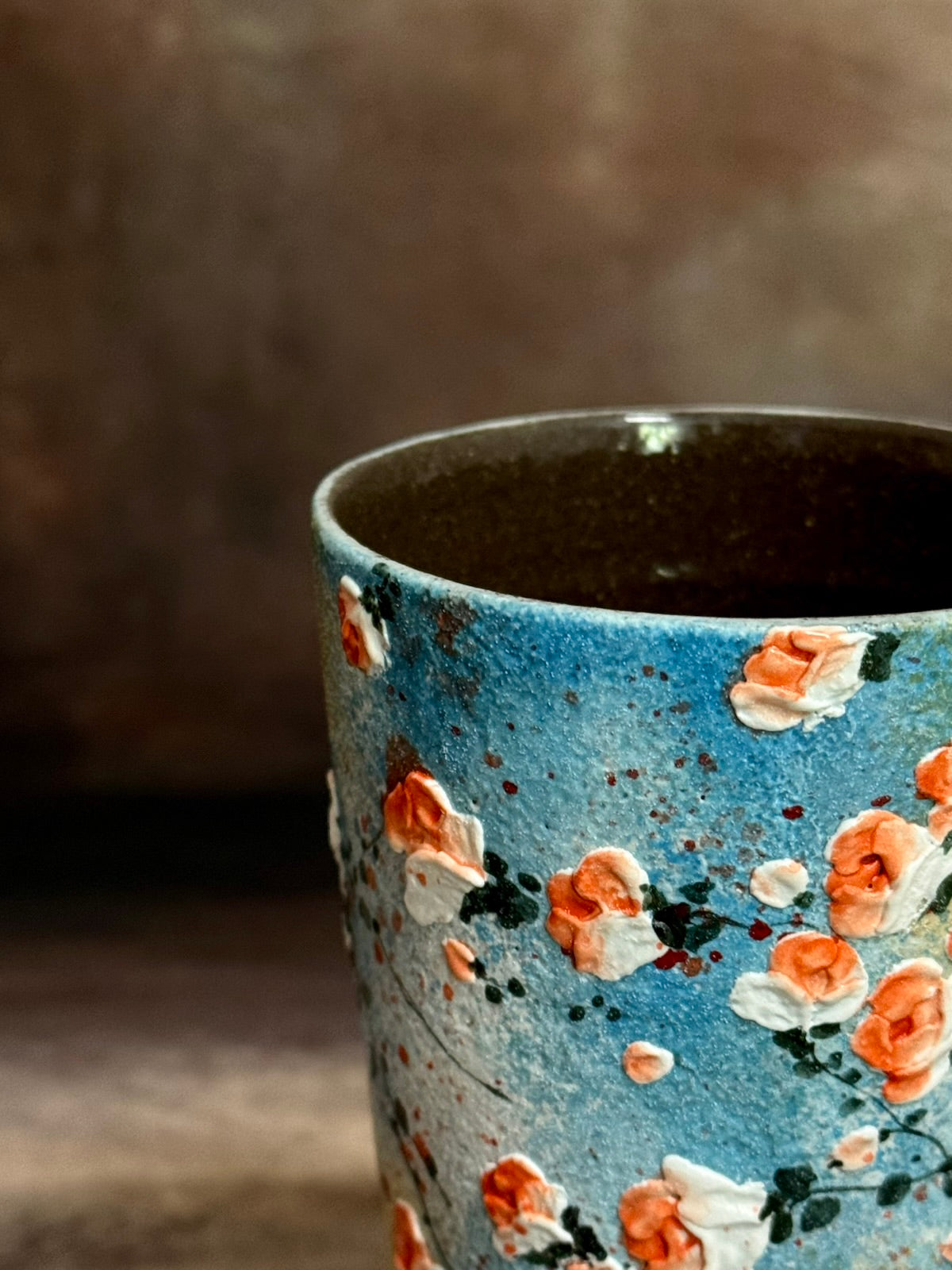 Vintage Azure Wall & Climbing Briar Tall Pedestal Mug