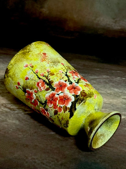 Vintage Wall & Red Plum Pedestal Mug