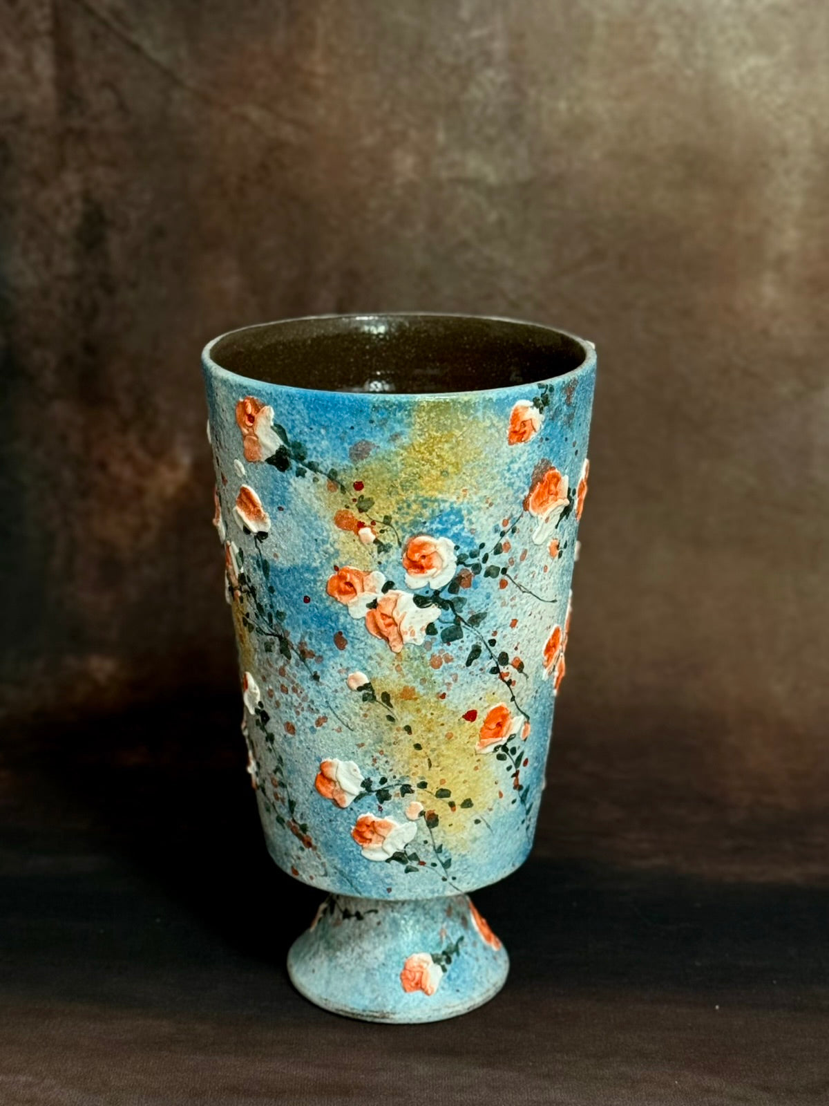 Vintage Azure Wall & Climbing Briar Tall Pedestal Mug