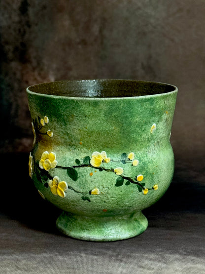 Winter Dawn Yellow Plum Handheld Cup