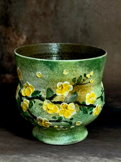 Winter Dawn Yellow Plum Handheld Cup