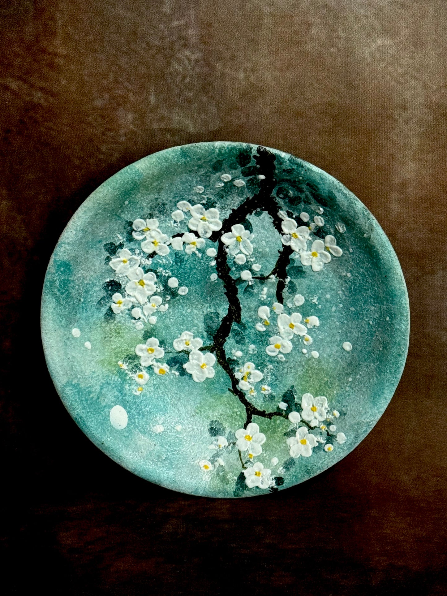 Misty Dogwood Round Plate