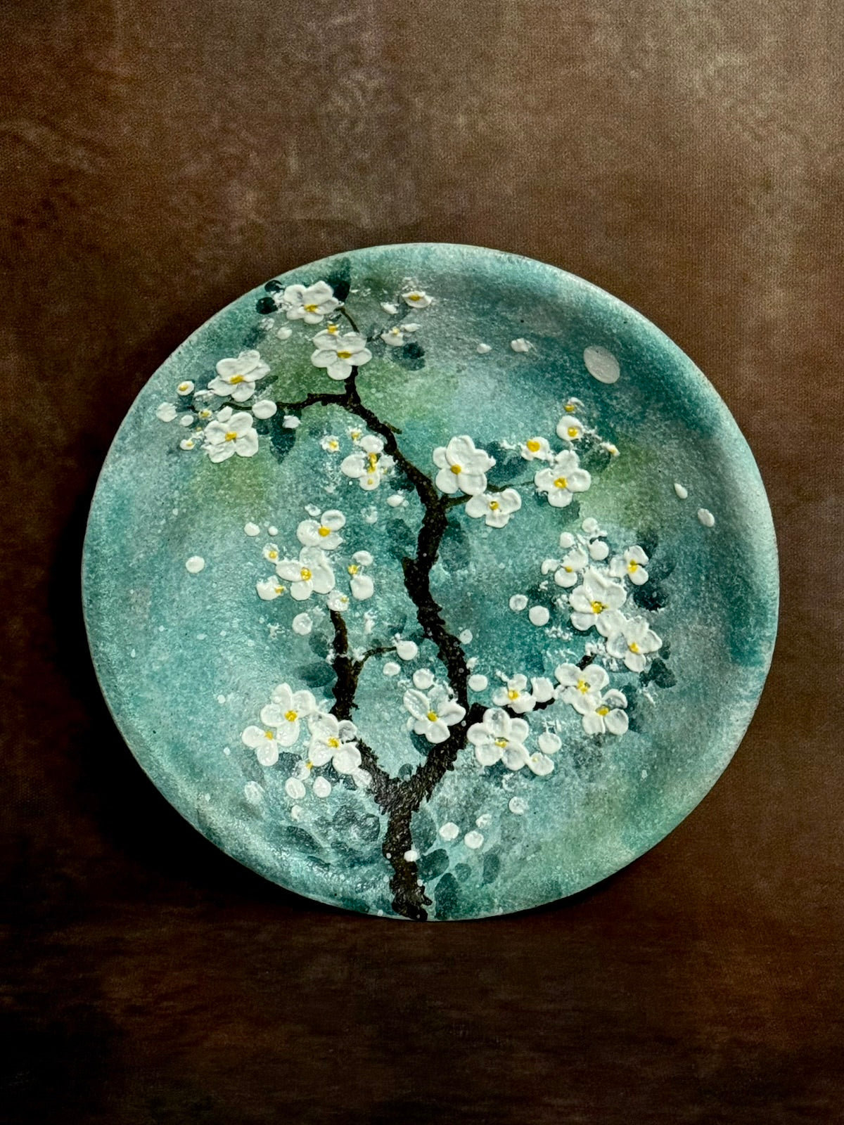 Misty Dogwood Round Plate