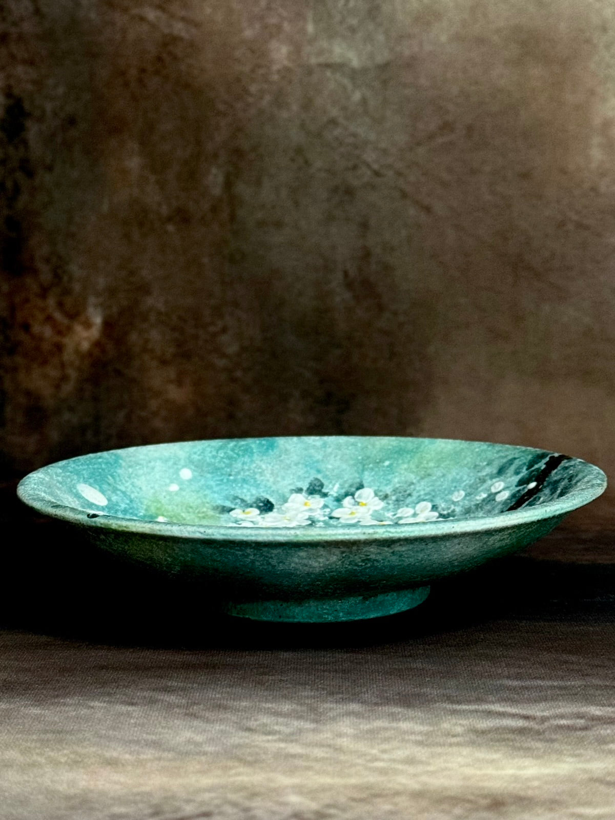 Misty Dogwood Round Plate