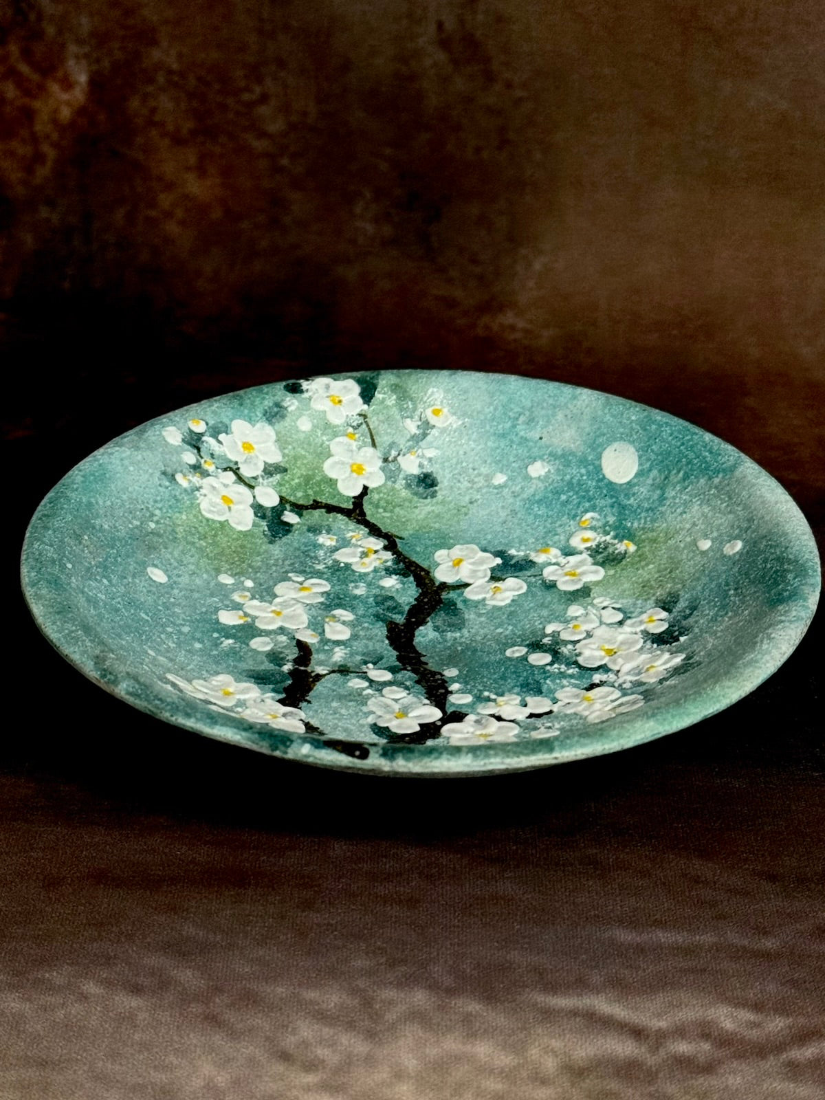 Misty Dogwood Round Plate